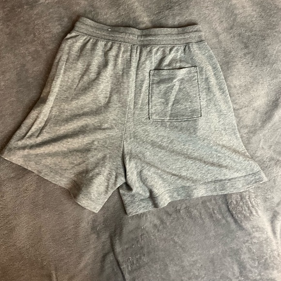Old Navy Gray Sweatpants shorts size Small - Picture 2 of 4